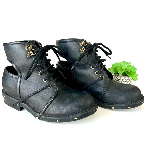Jeffrey Campbell Rosie Cutout Combat Boots Black Leather Copper Rivets Size 6 - Picture 4 of 16